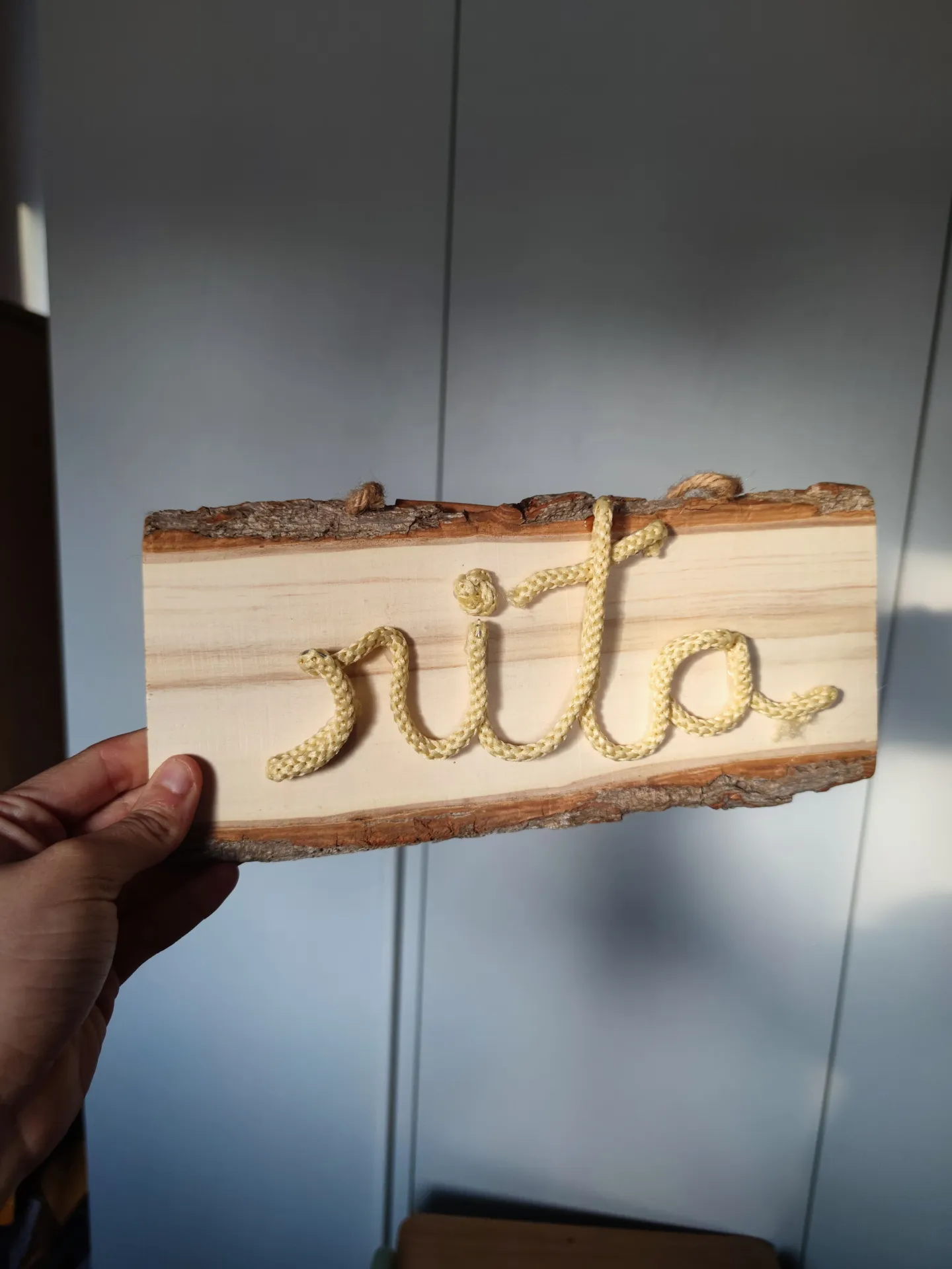 Cartel de madera con nombre - Imagen 2