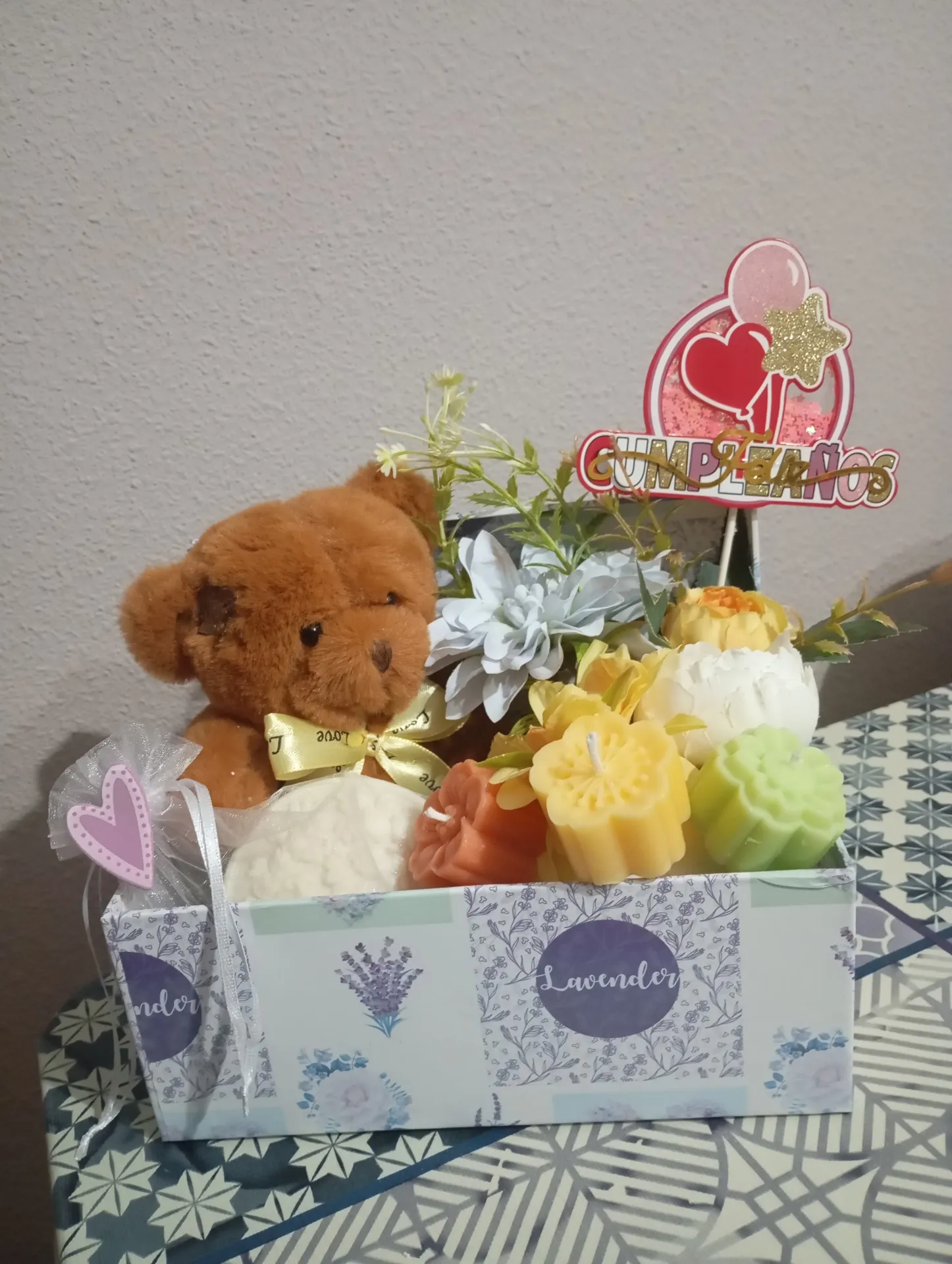 Caja decorativa para cumpleaños