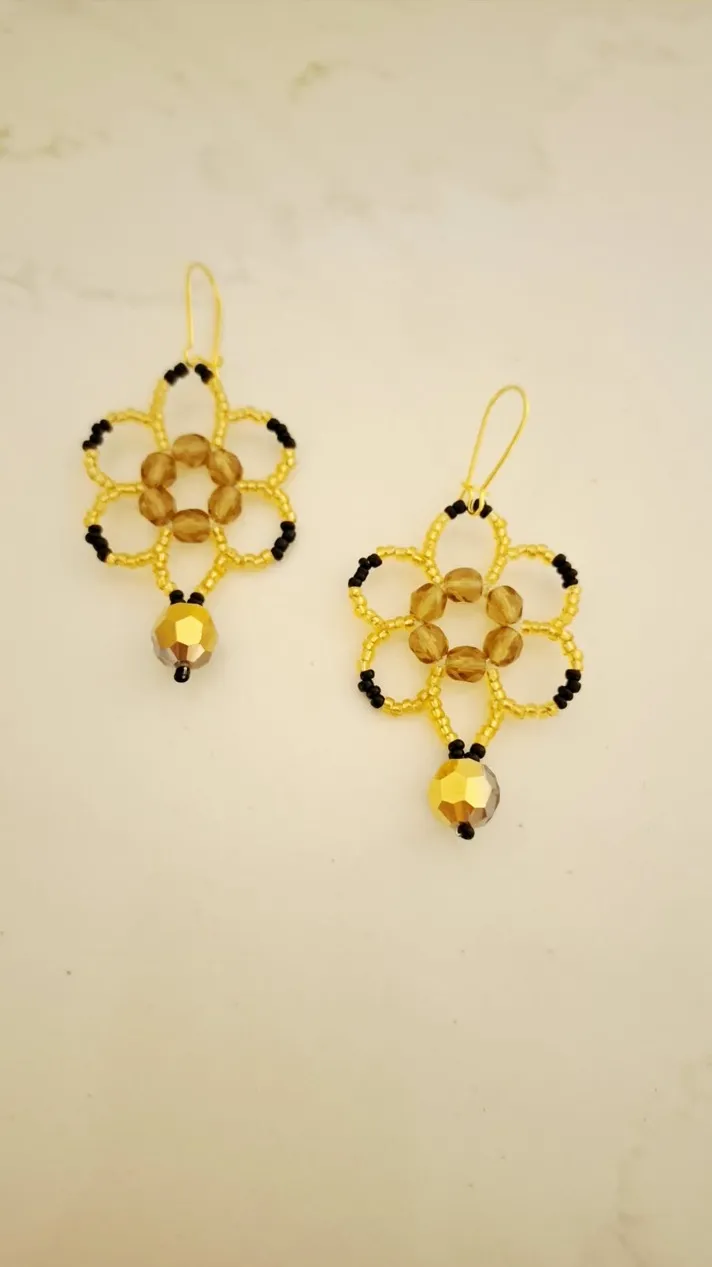 Pendientes flor dorada - Imagen 2