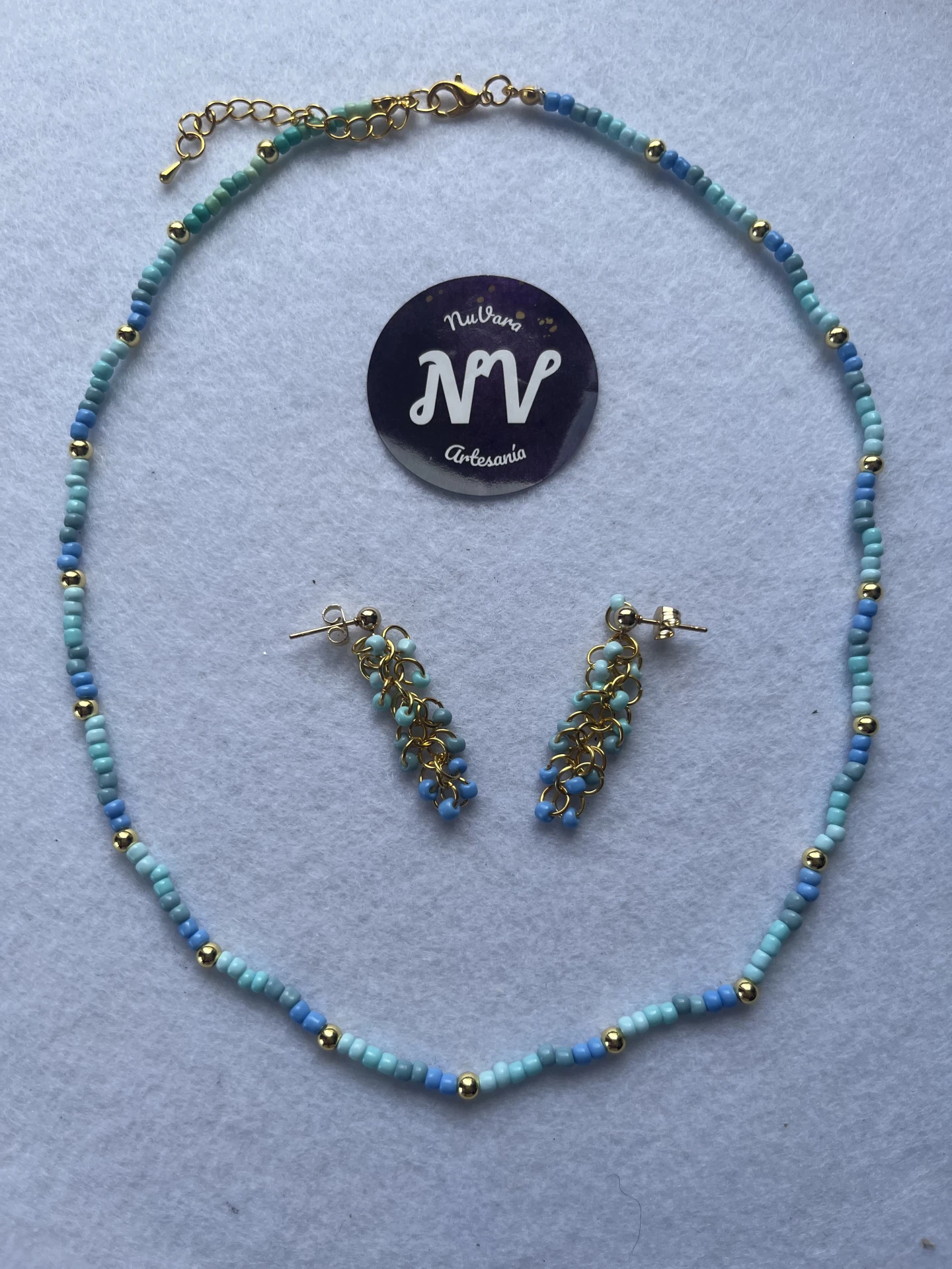 Collar corto y pendientes