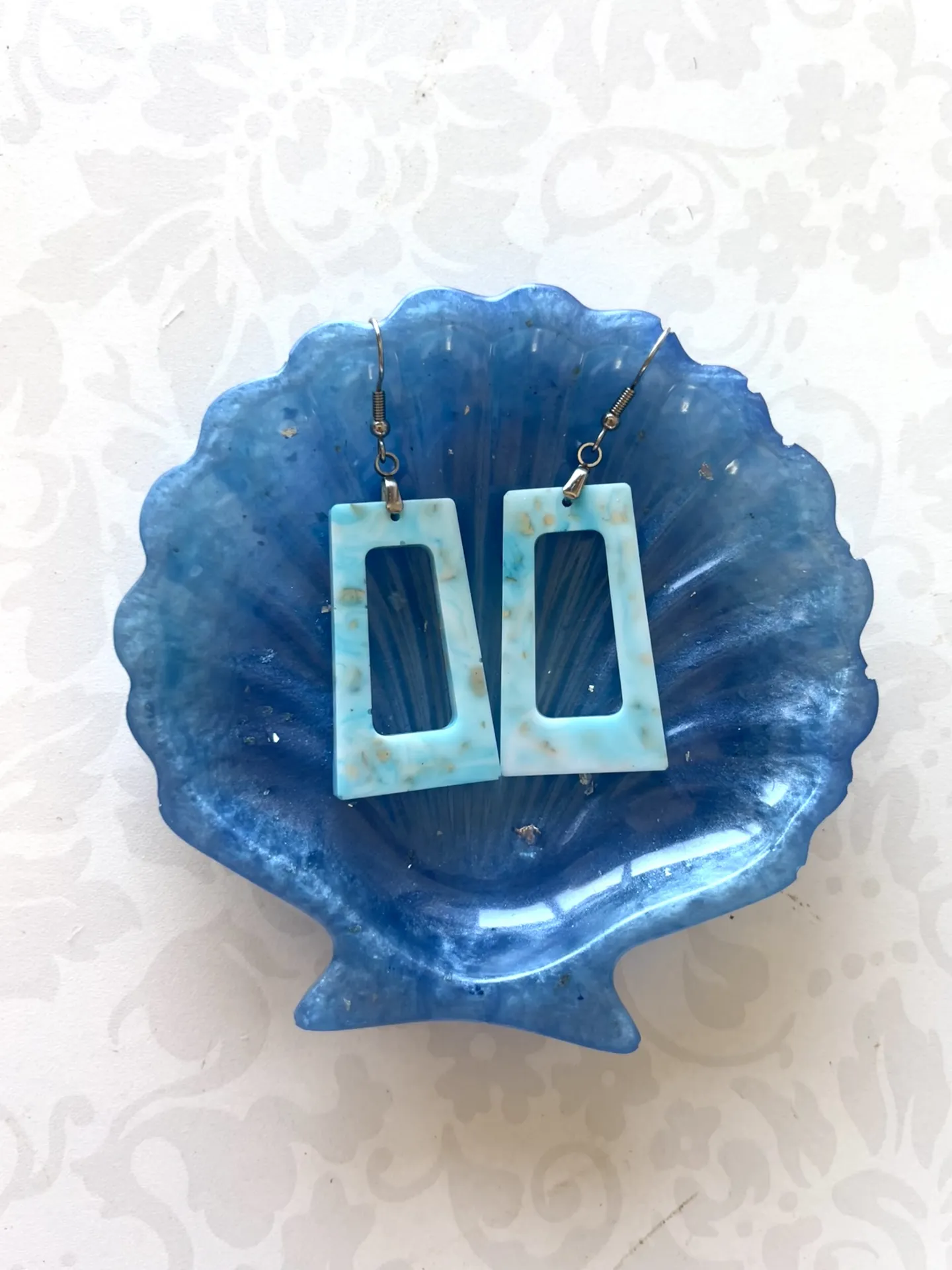 Pendientes rectangulares efecto mármol azul | Hechos a mano - Imagen 2