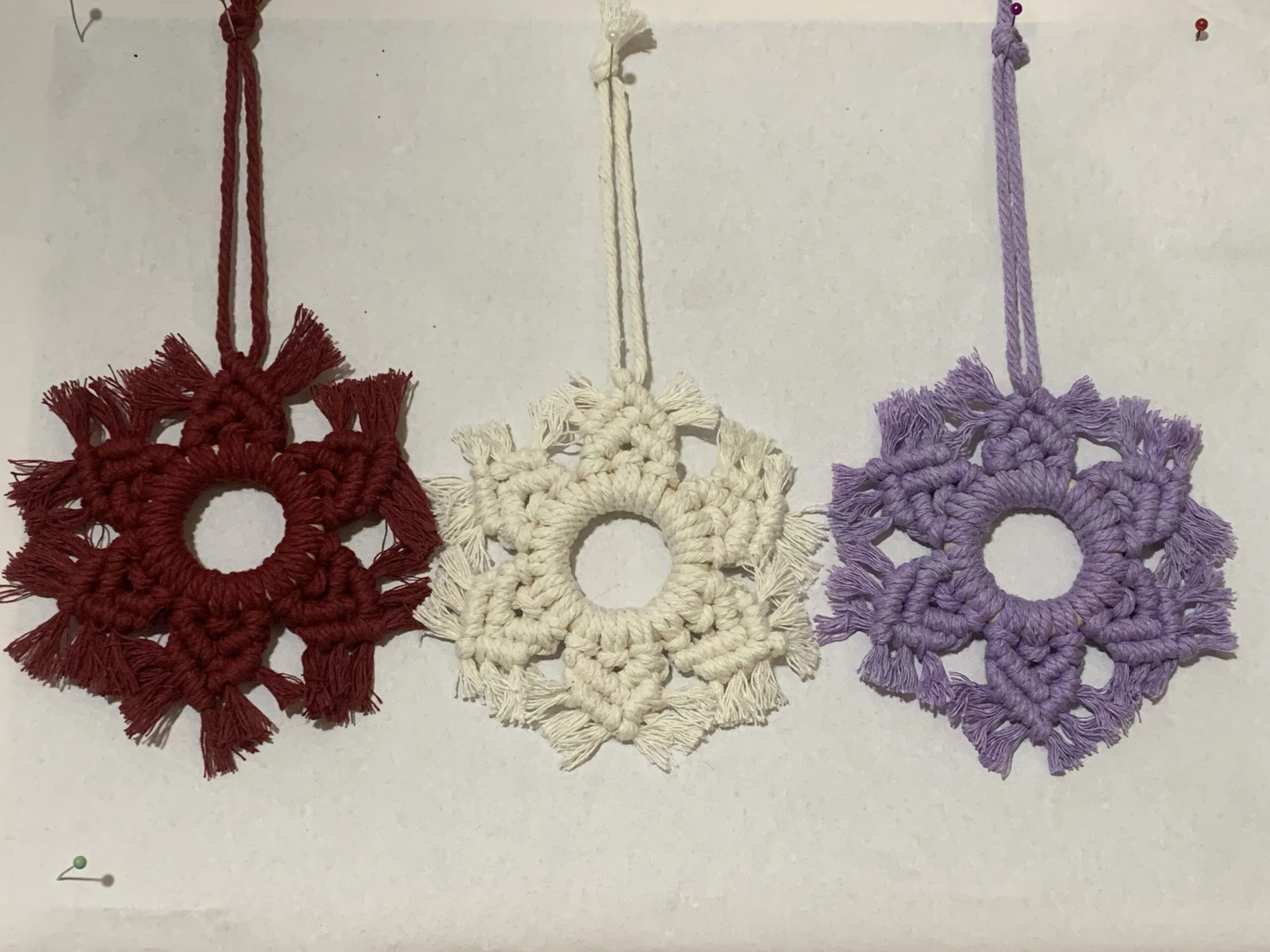 Adorno de macramé para árbol (Estrella)