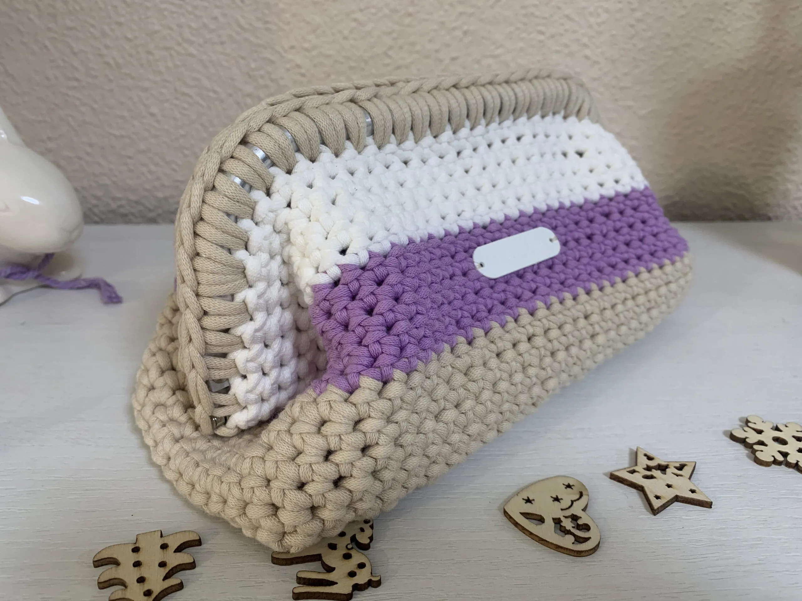 Neceser cosmetiquera a crochet tres colores - Imagen 3