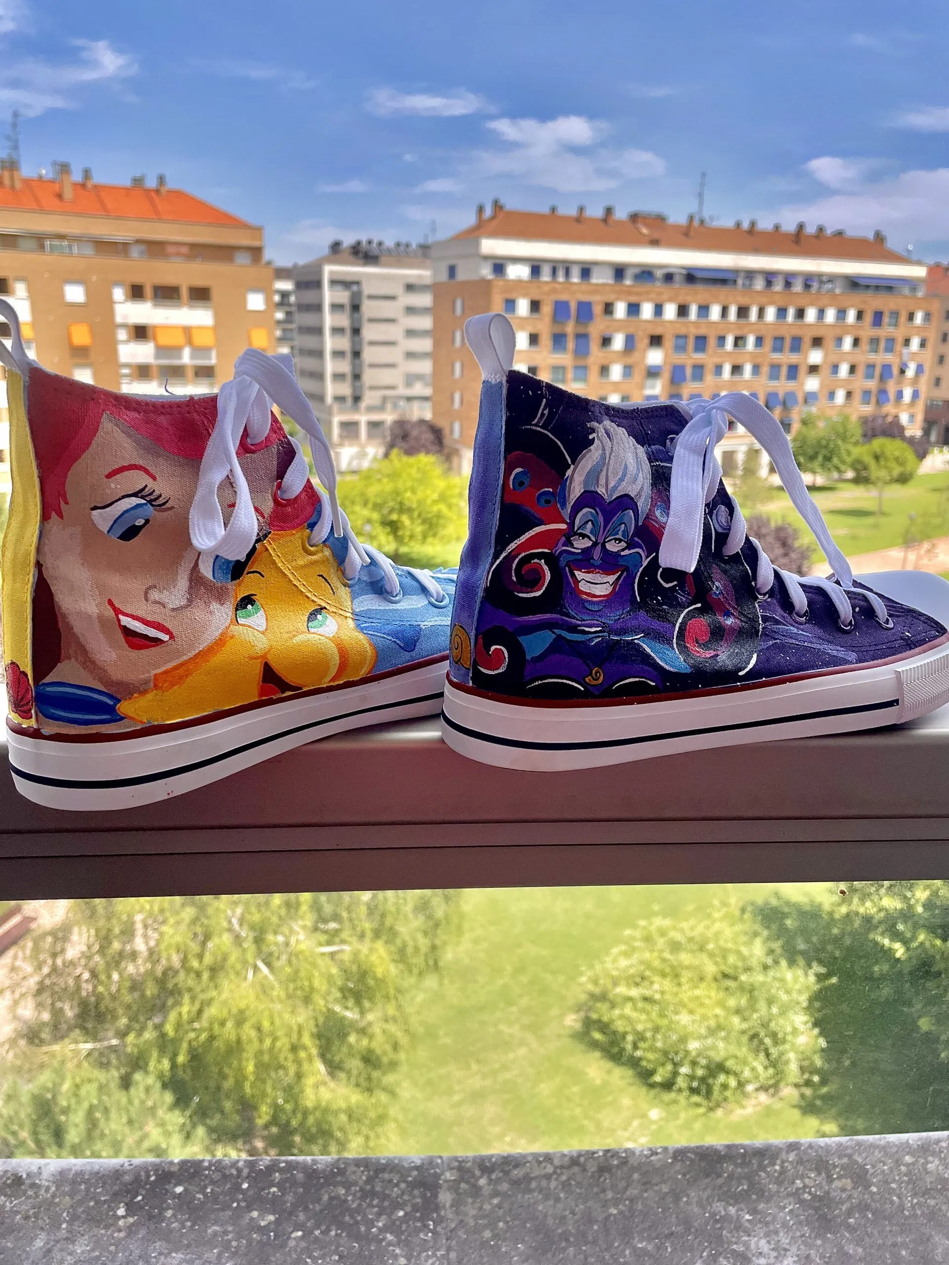 Zapatillas pintadas a mano
