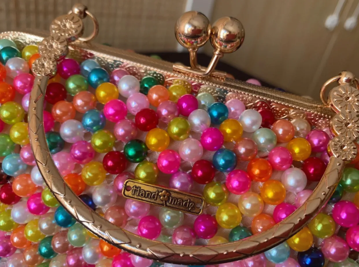 Bolso de perlas arcoíris  - Imagen 4