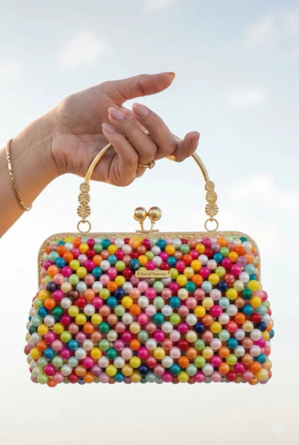 Bolso de perlas arcoíris 