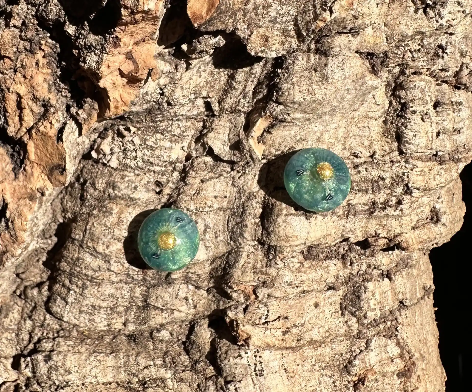 Pendientes botón verdes