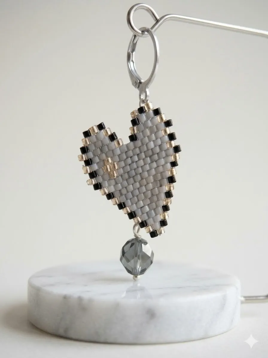 Pendientes corazón negro/gris con delicas miyuki