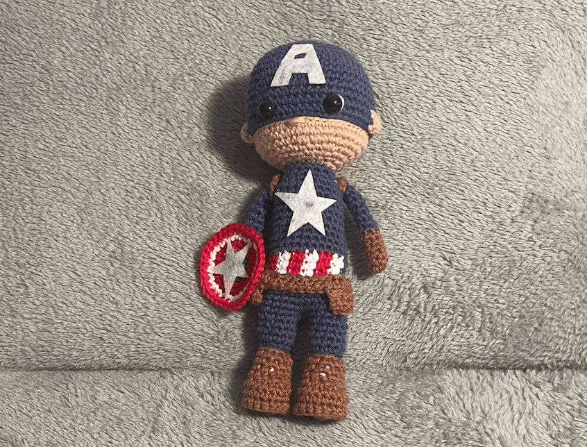 Capitán América a crochet hecho a mano