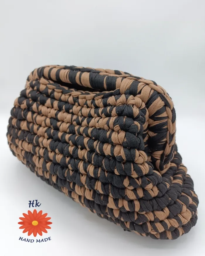 Bolso Clutch Tejido en Ganchillo con trapillo color Nude/Negro - Imagen 2