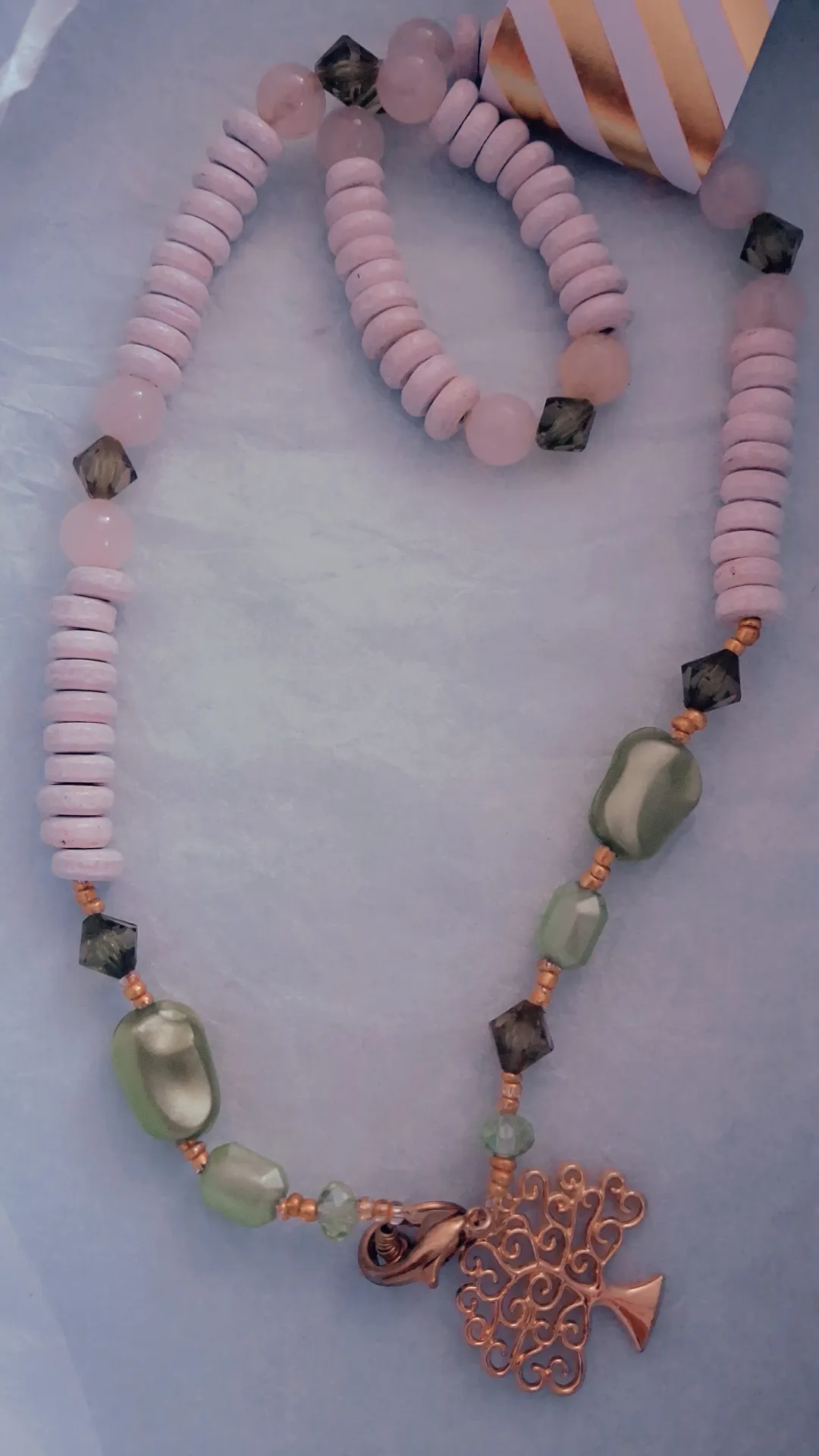 Collares Artesanales de Piedras con Dije Árbol de la Vida - Imagen 2