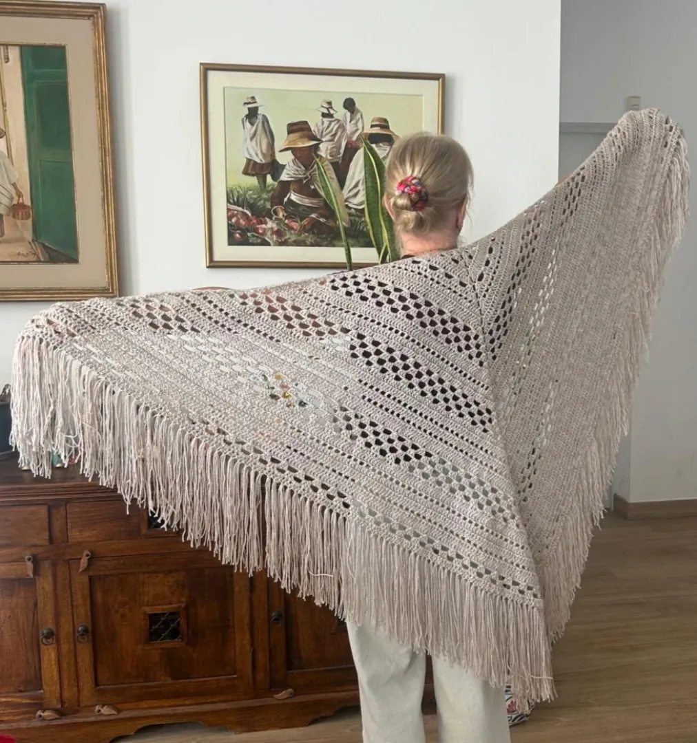 Chal tejido a crochet 