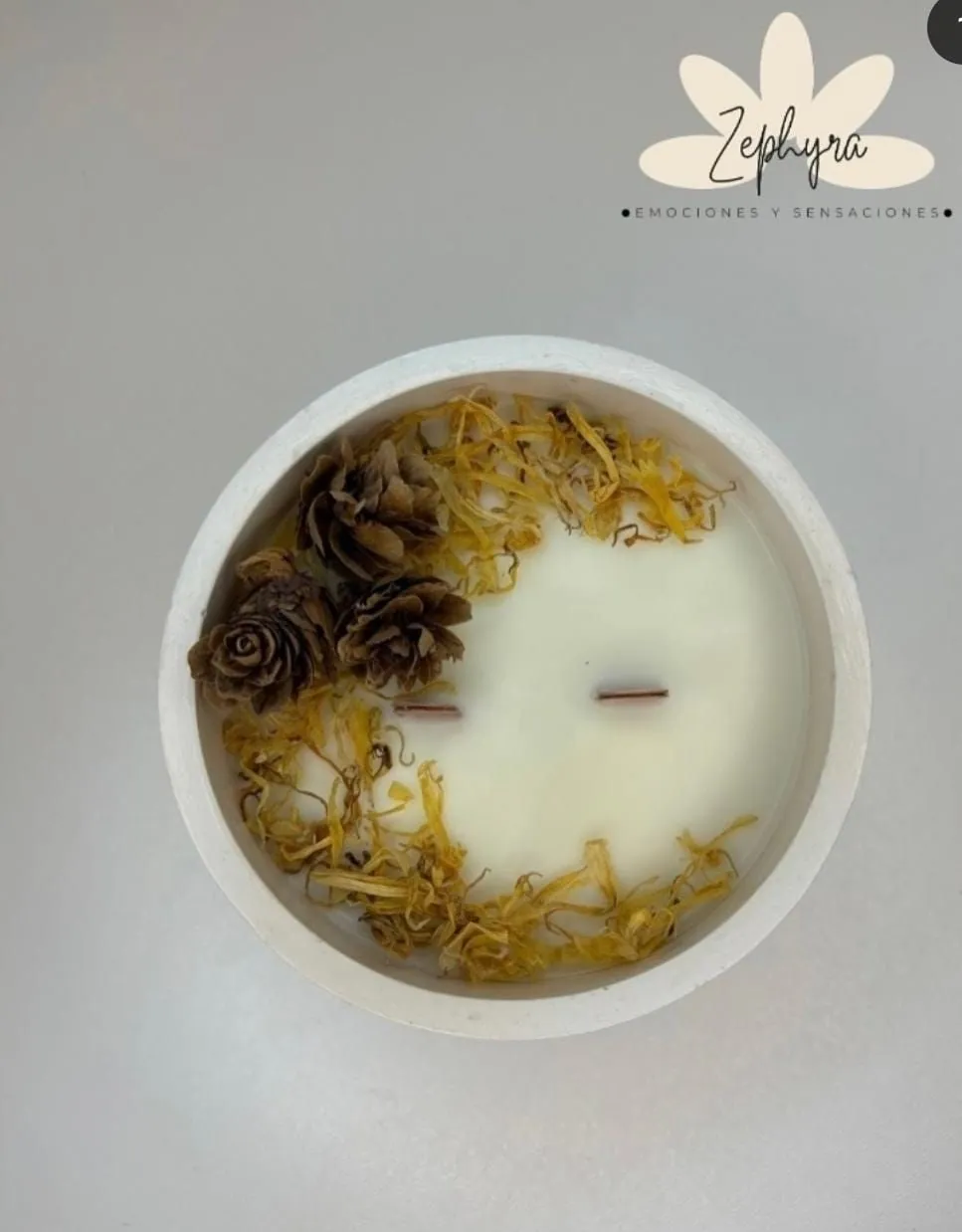 Velas artesanales decorativas y aromáticas