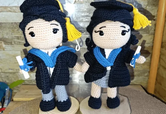 Muñeca graduada a crochet  - Imagen 2