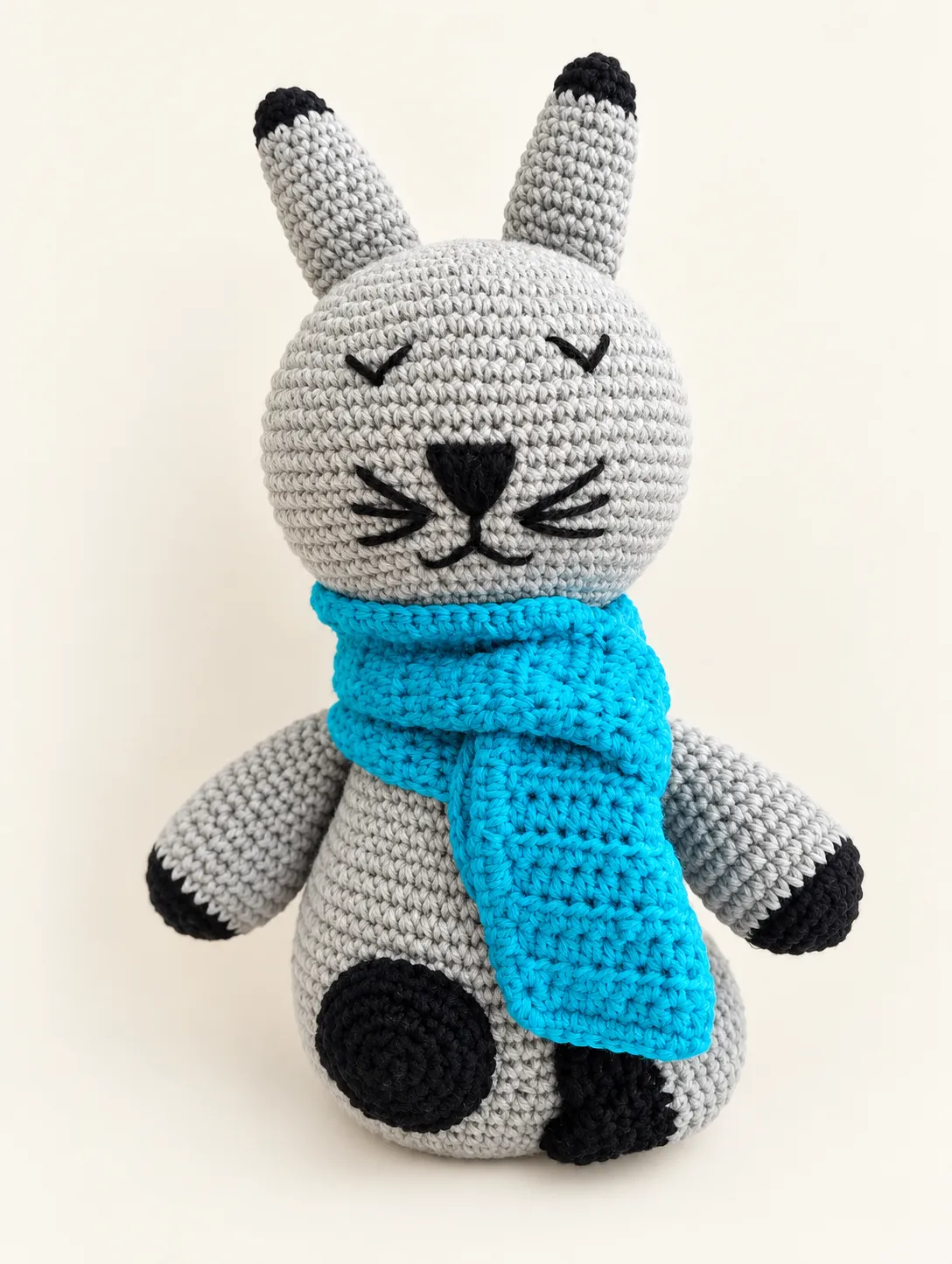 Muñecos de gatos llamados Michi Blue y Michi Pink