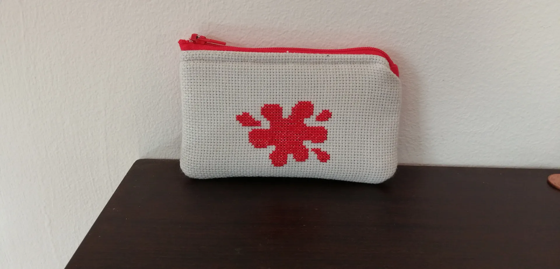Monedero estampado mancha