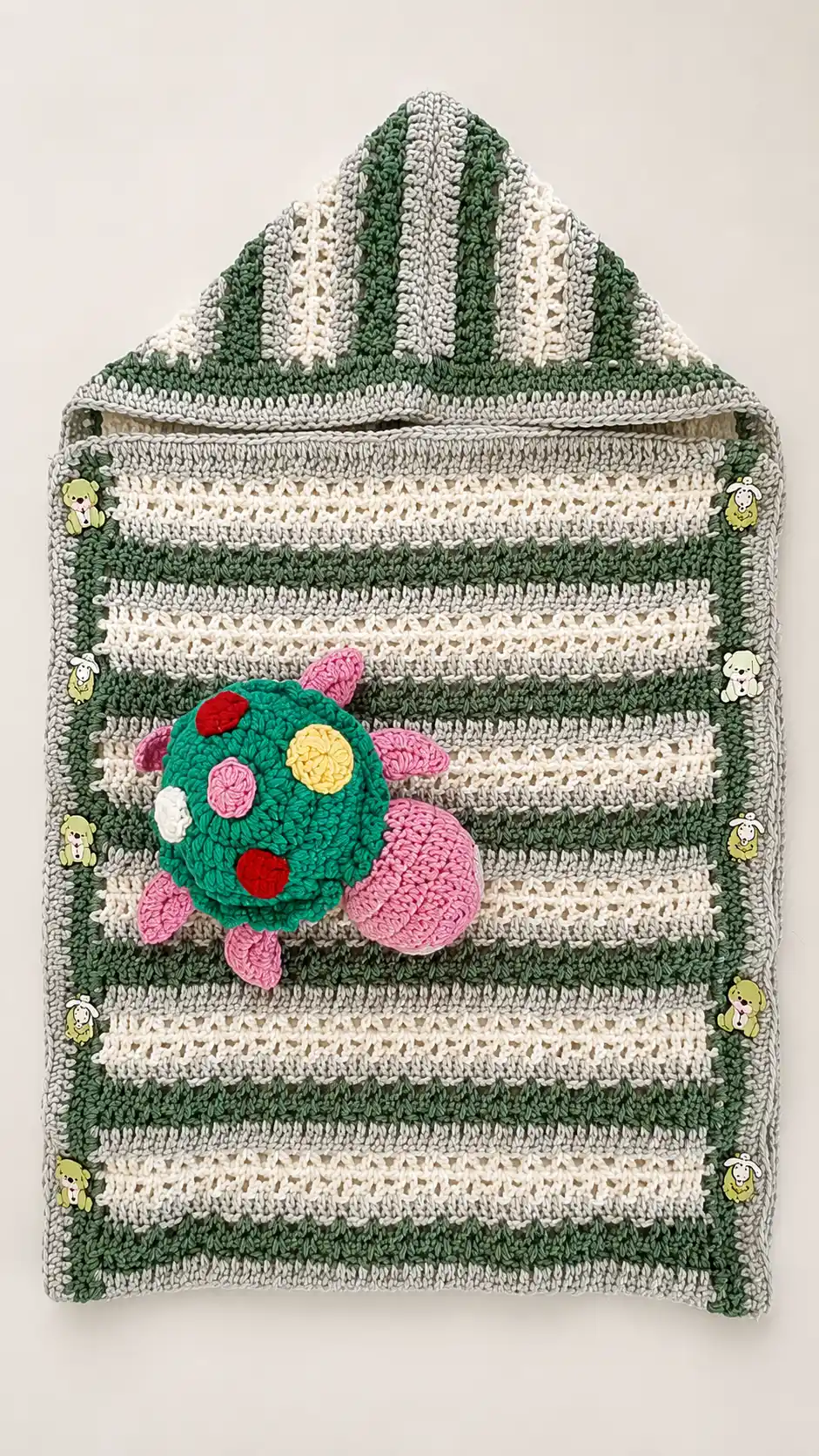 Saquito-nana de bebé, tejido a mano con muñeco de apego, color verde - Imagen 3