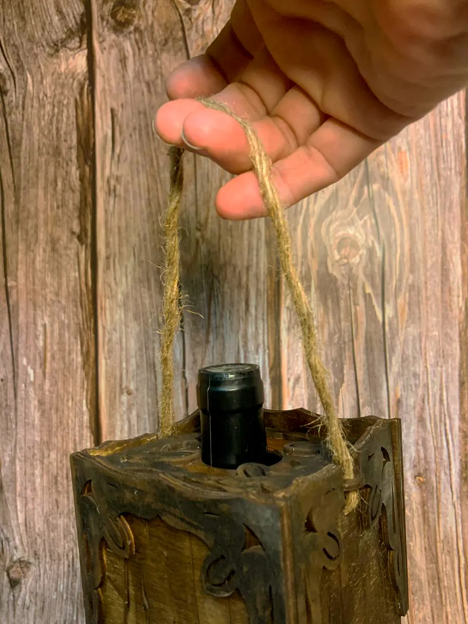 Estuche regalo premium para botella personalizado (grabado en madera) - Imagen 5
